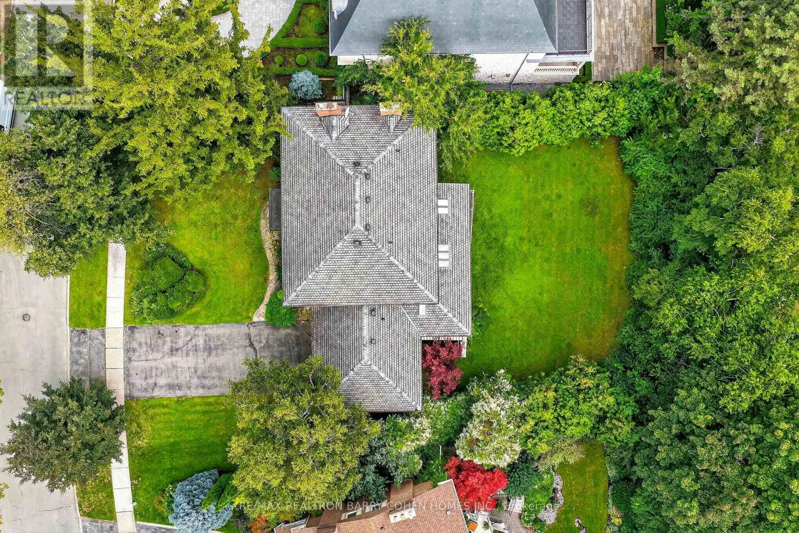 11 TUDOR GATE