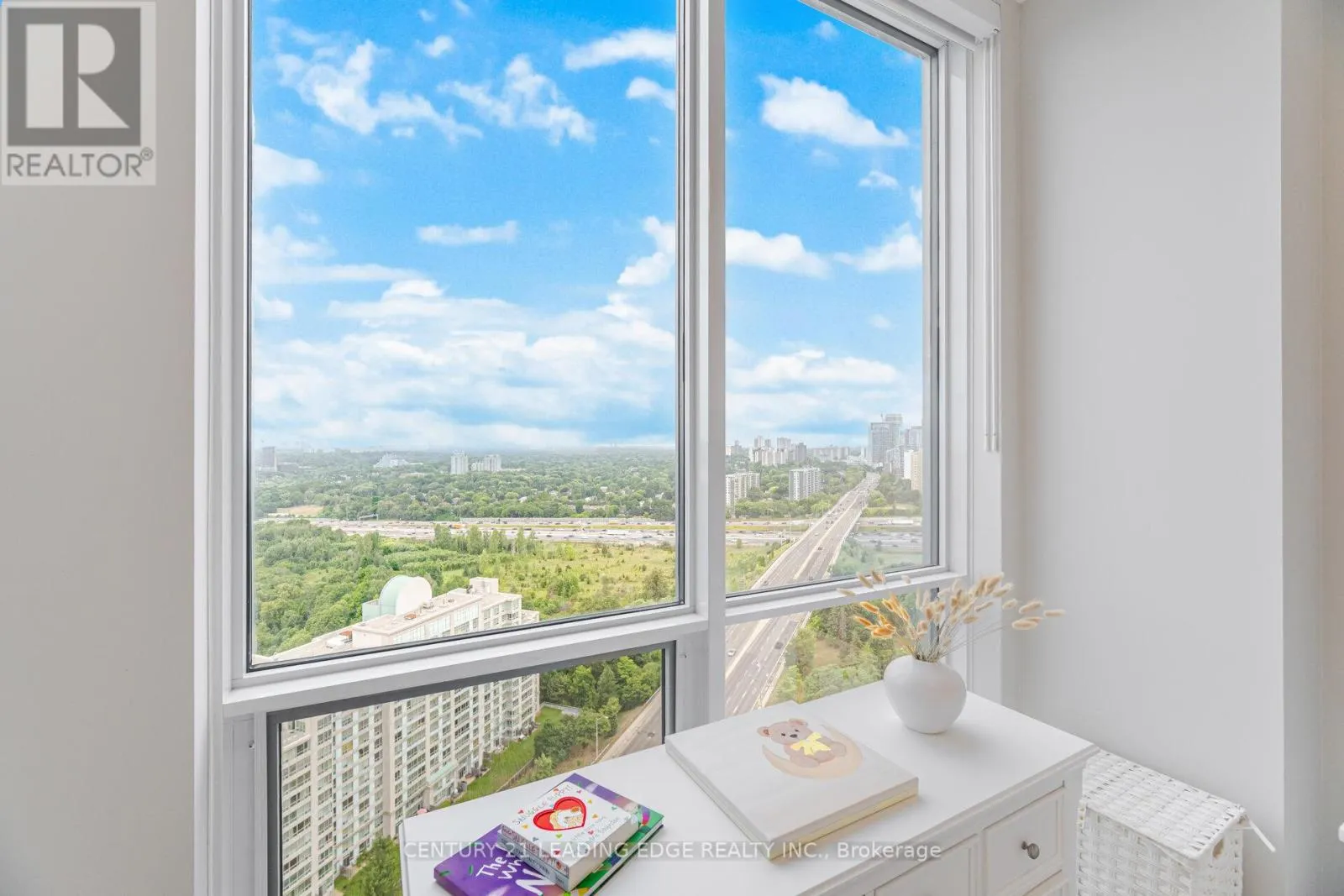 PH05 - 18 GRAYDON HALL DRIVE