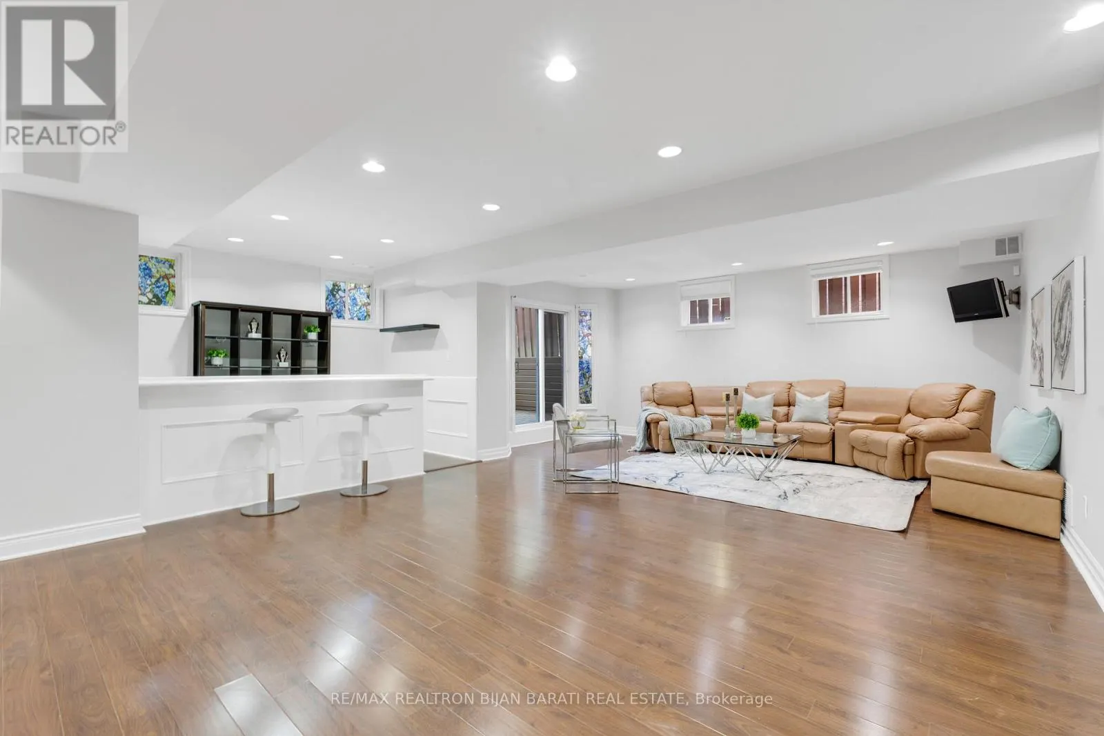 384 HILLCREST AVENUE