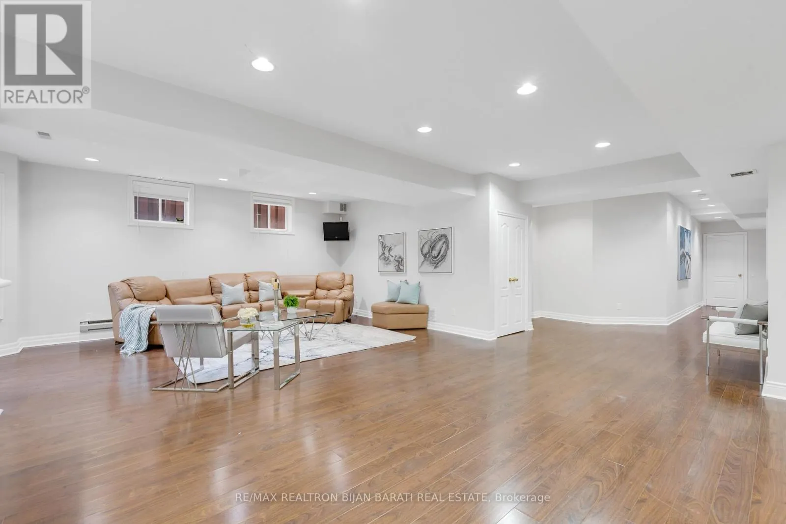 384 HILLCREST AVENUE