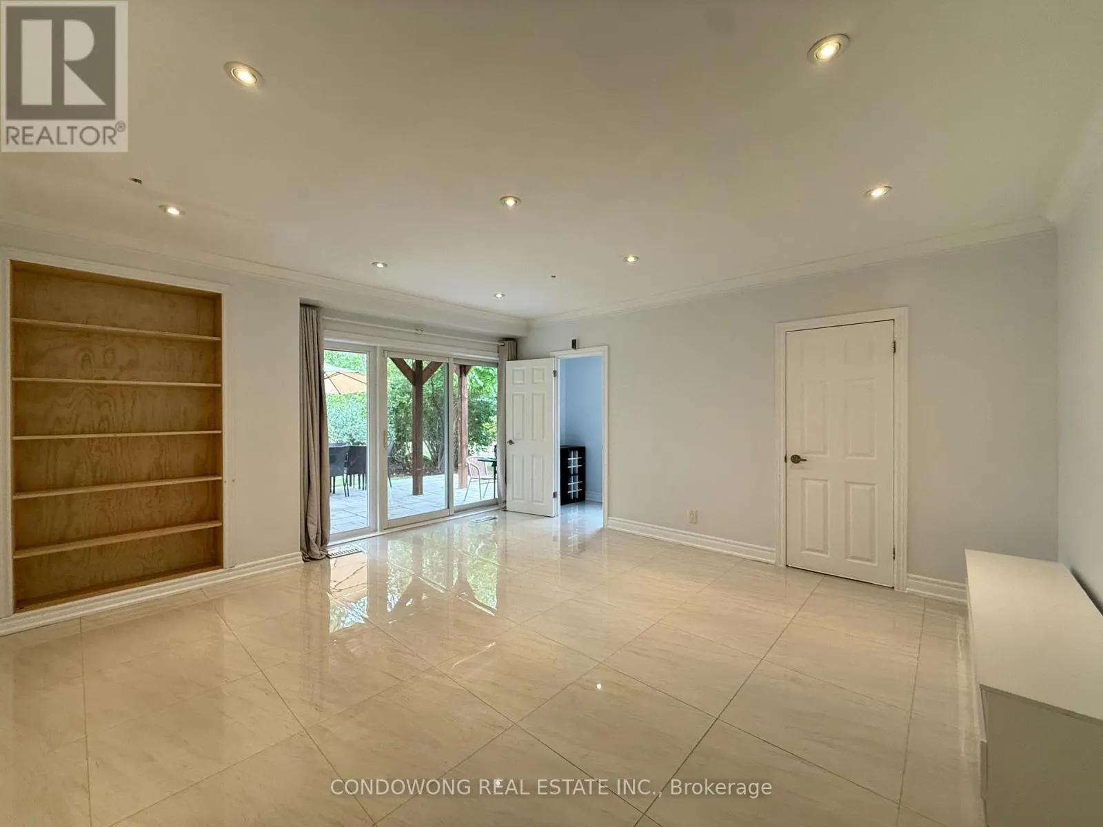 3 ALAMOSA DRIVE