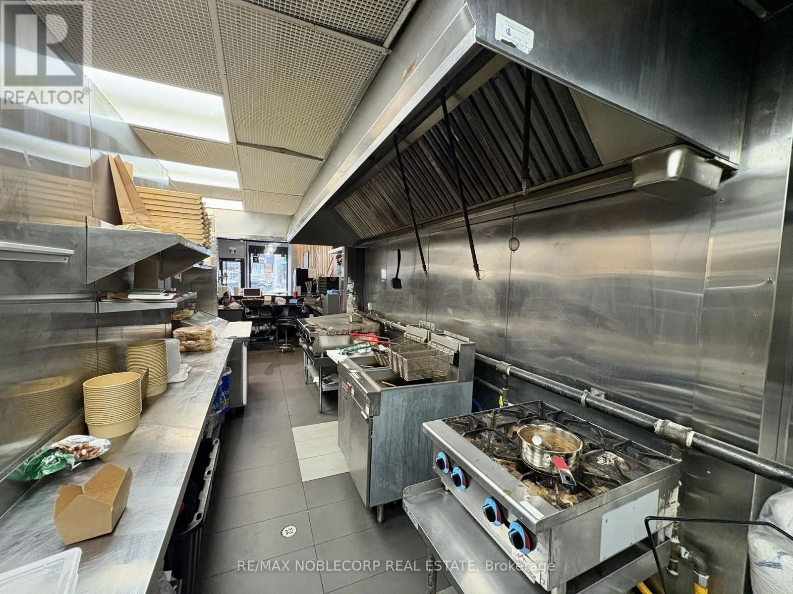 671 QUEEN STREET W