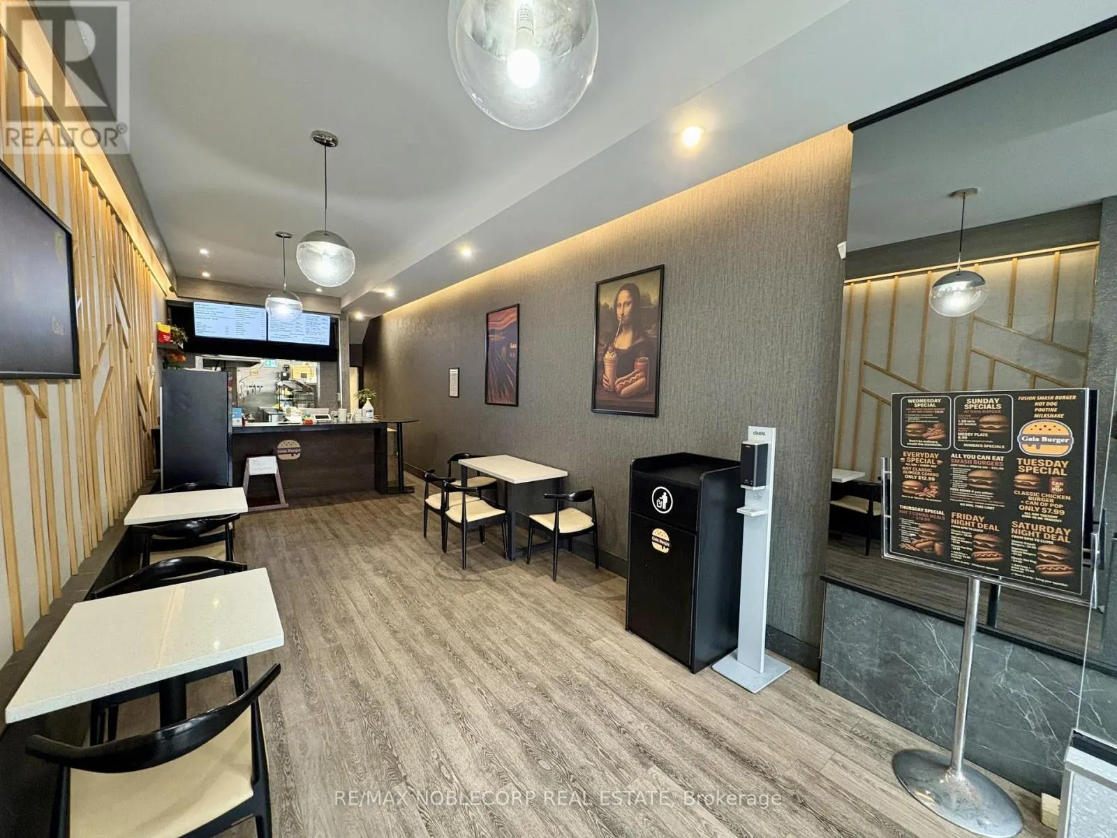 671 QUEEN STREET W