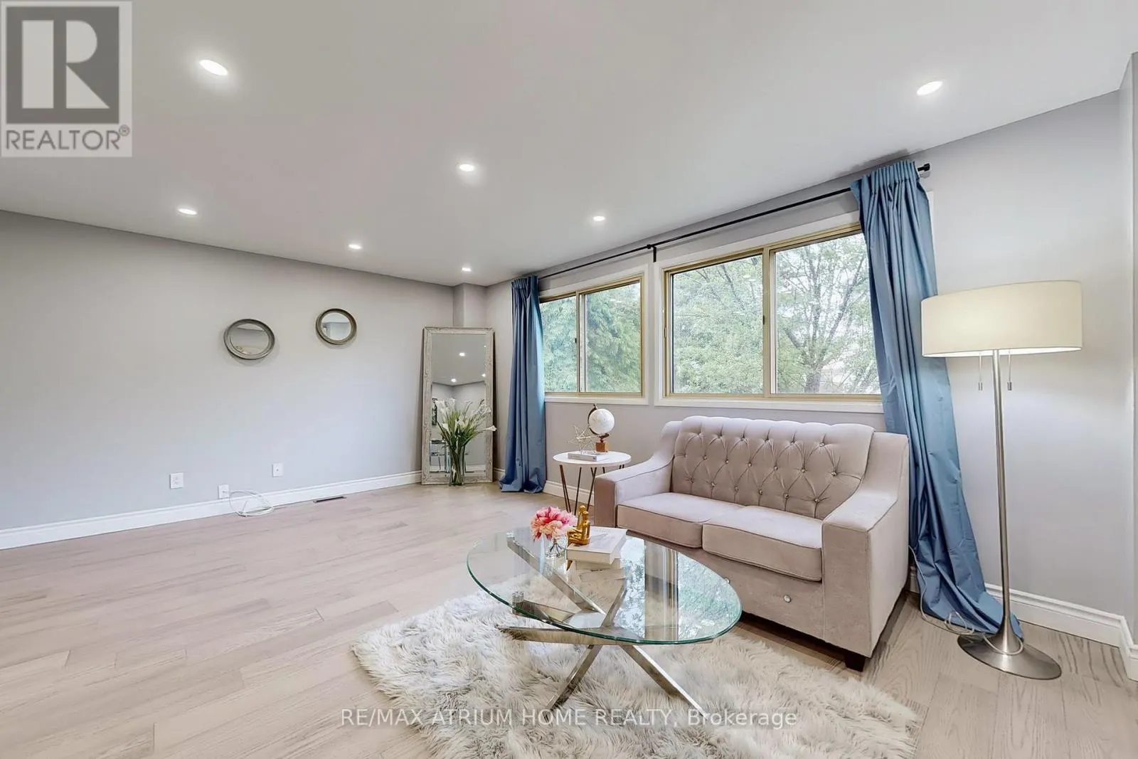 10 TOWNSEND ROAD