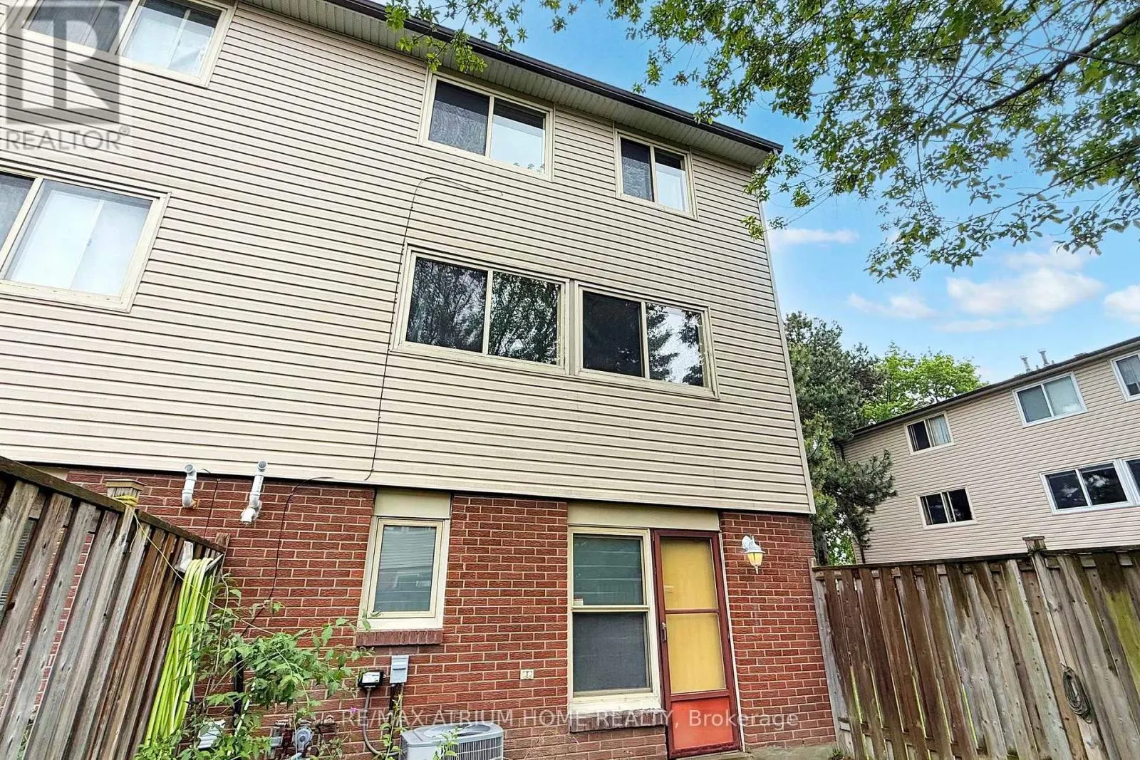 10 TOWNSEND ROAD
