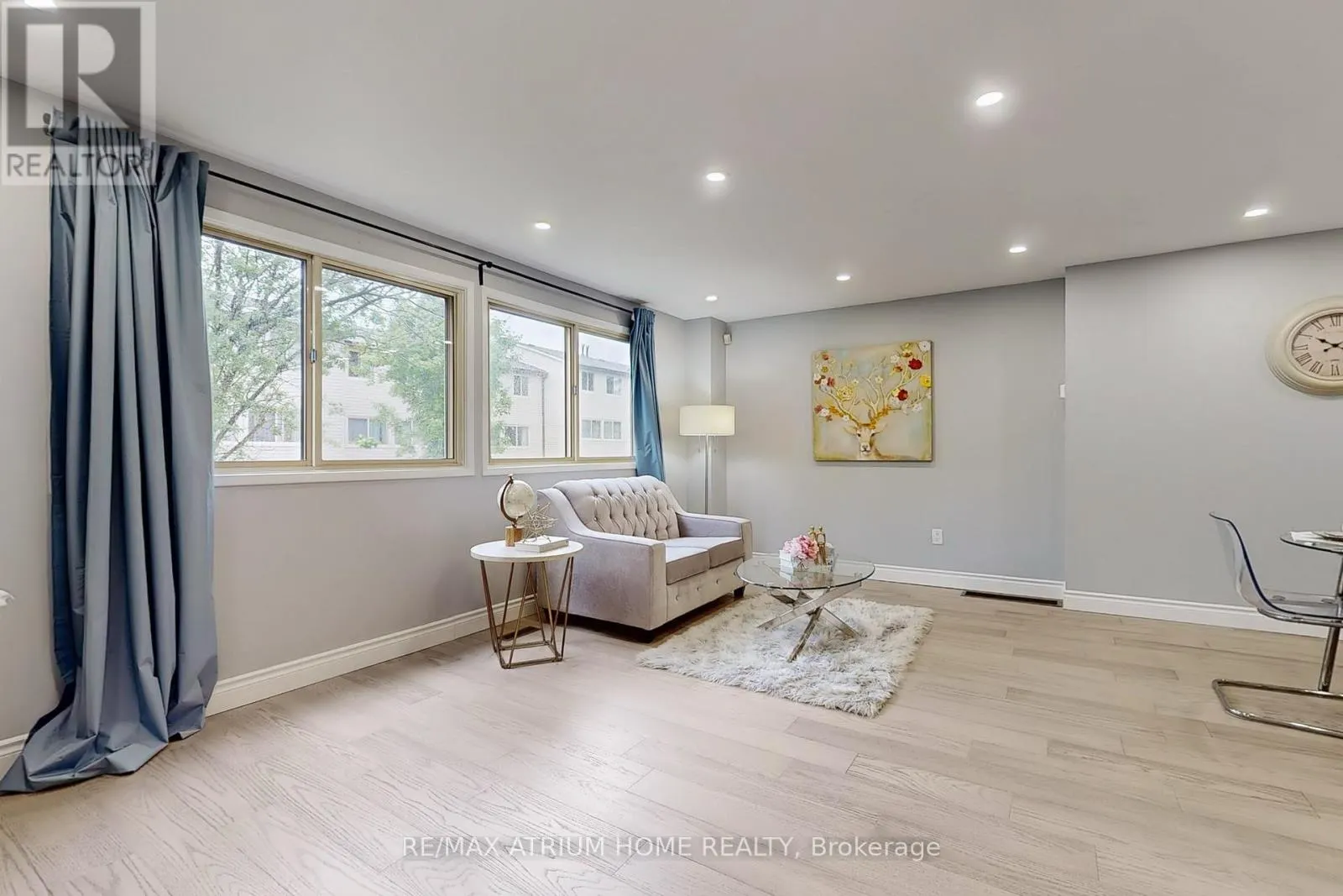 10 TOWNSEND ROAD