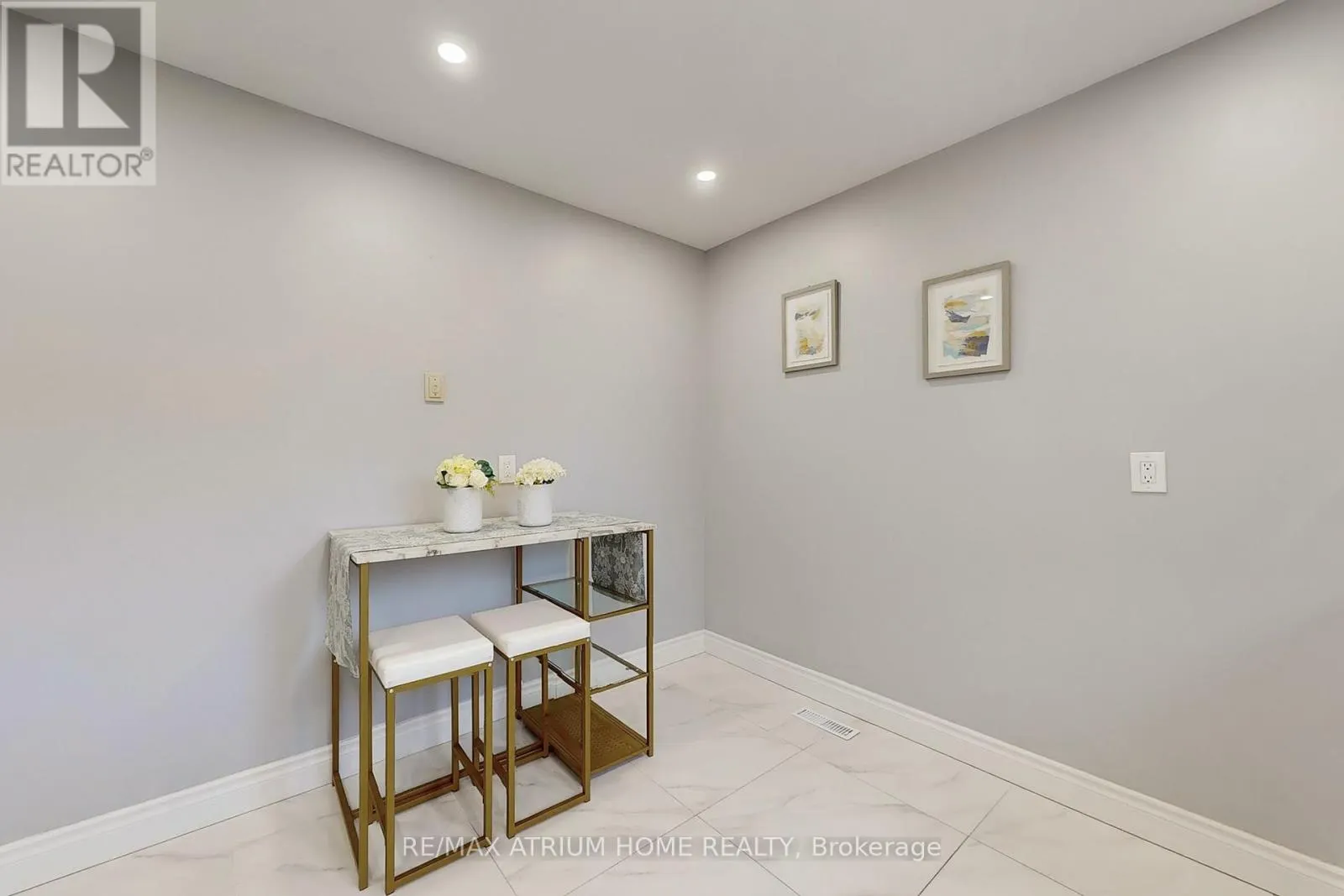 10 TOWNSEND ROAD