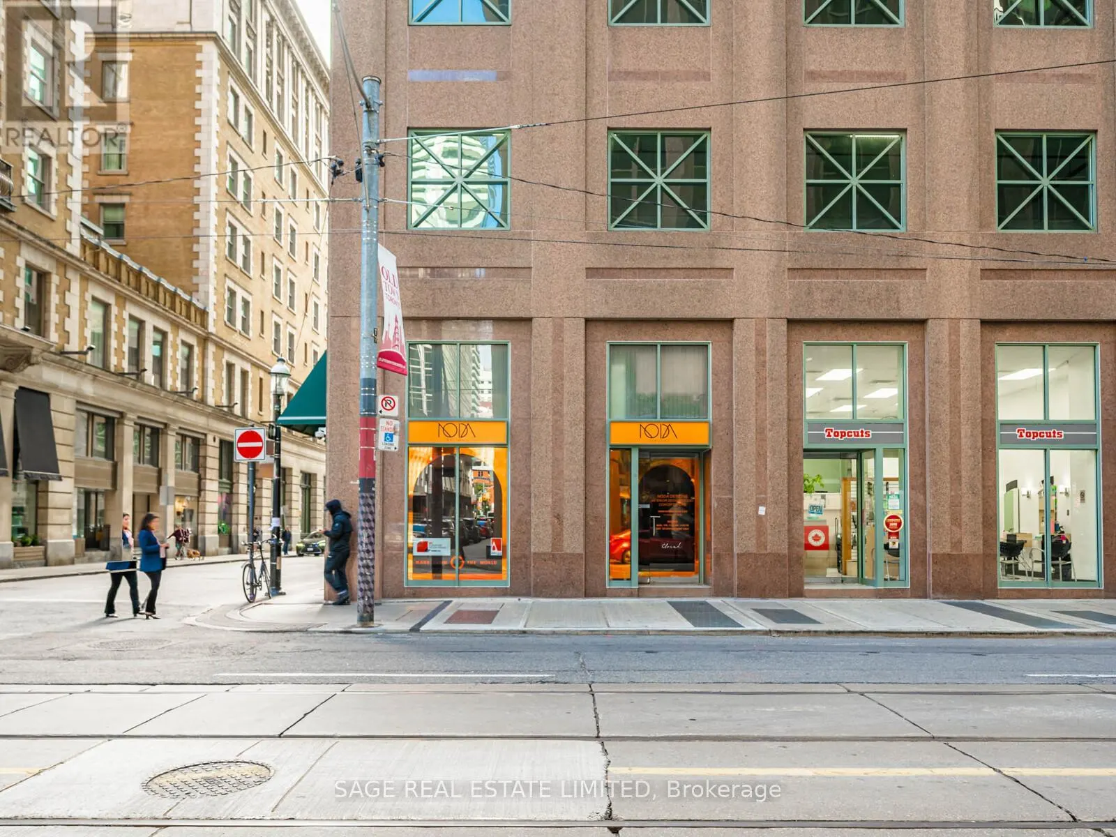 11 KING STREET E