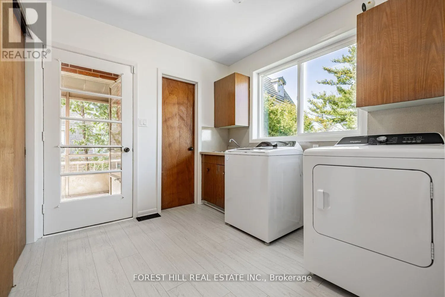 10 COURTWOOD PLACE