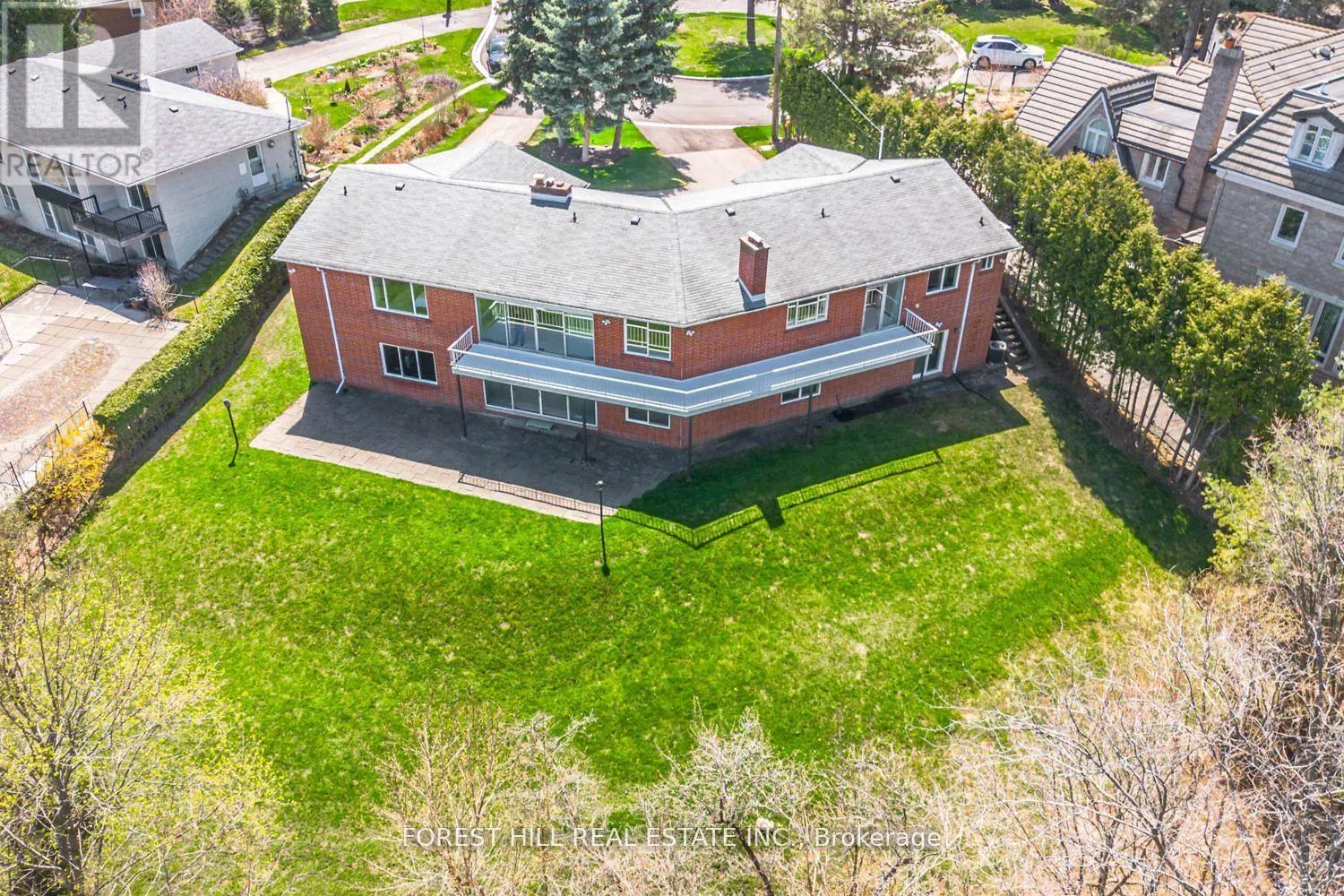 10 COURTWOOD PLACE