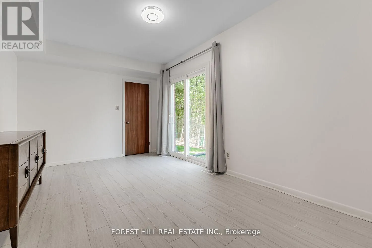 10 COURTWOOD PLACE