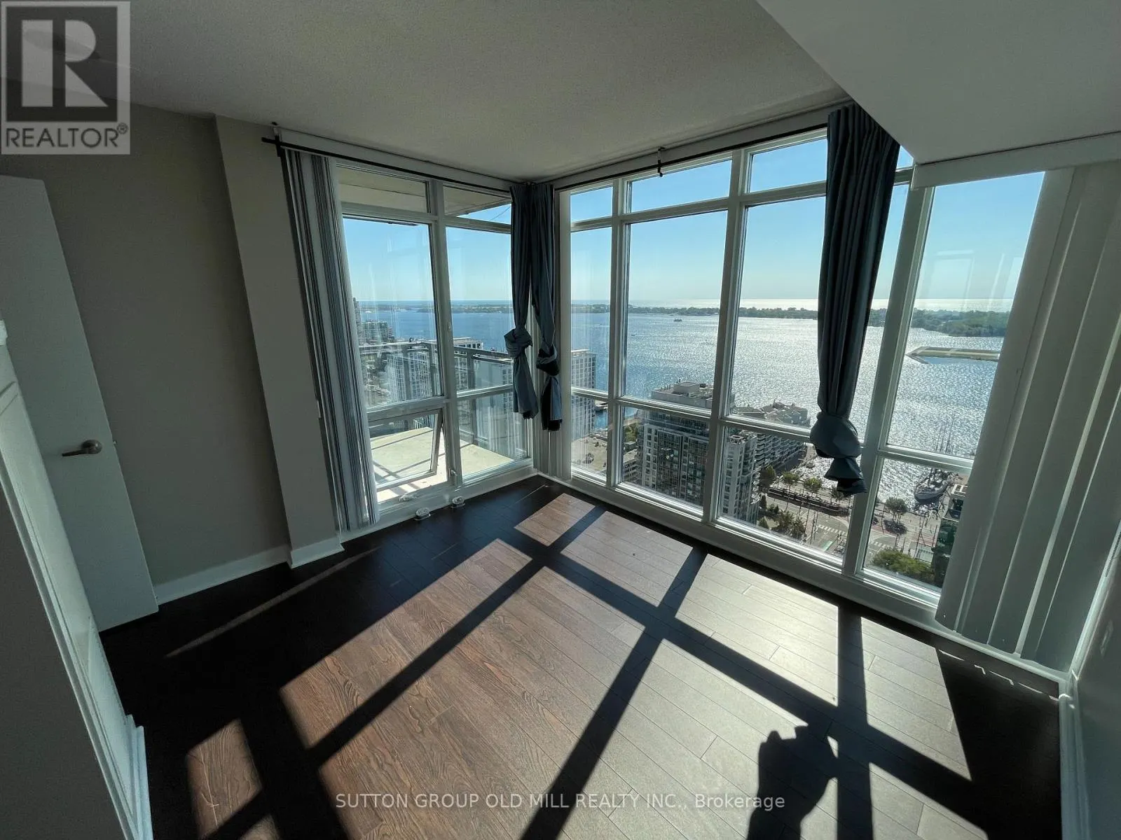 3610 - 11 BRUNEL COURT
