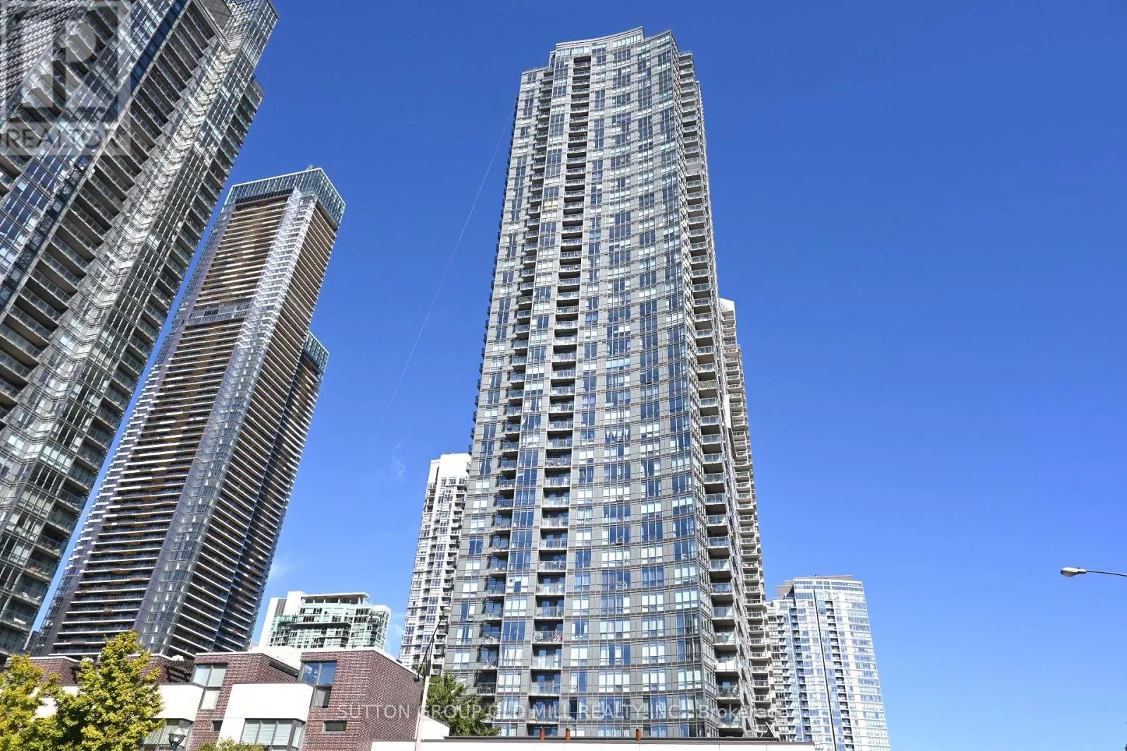 3610 - 11 BRUNEL COURT
