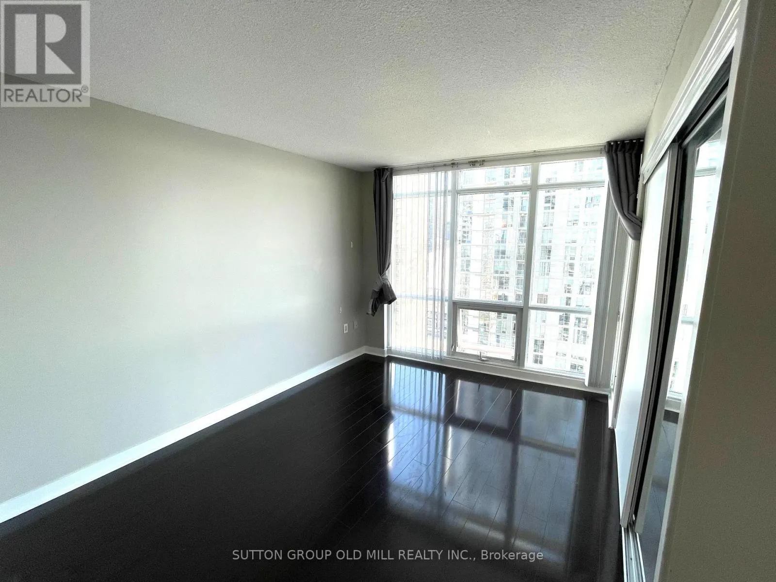 3610 - 11 BRUNEL COURT