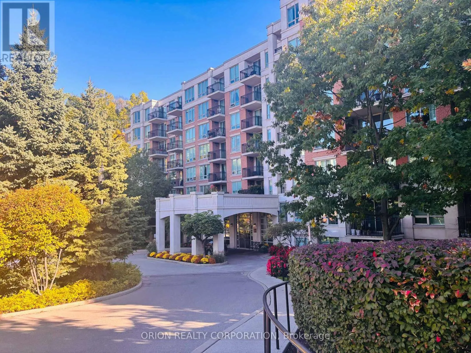 310 - 38 WILLIAM CARSON CRESCENT