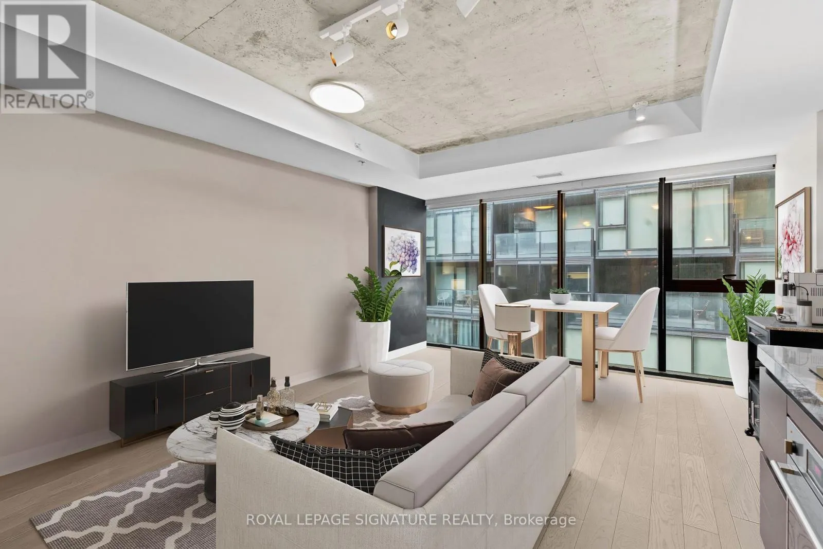 406 - 38 STEWART STREET