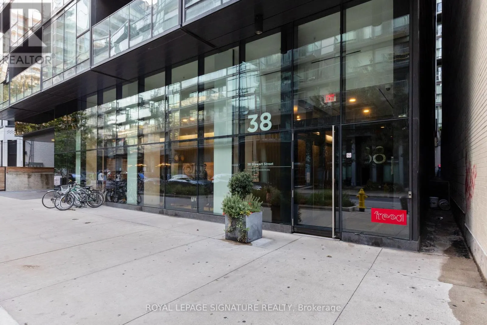 406 - 38 STEWART STREET