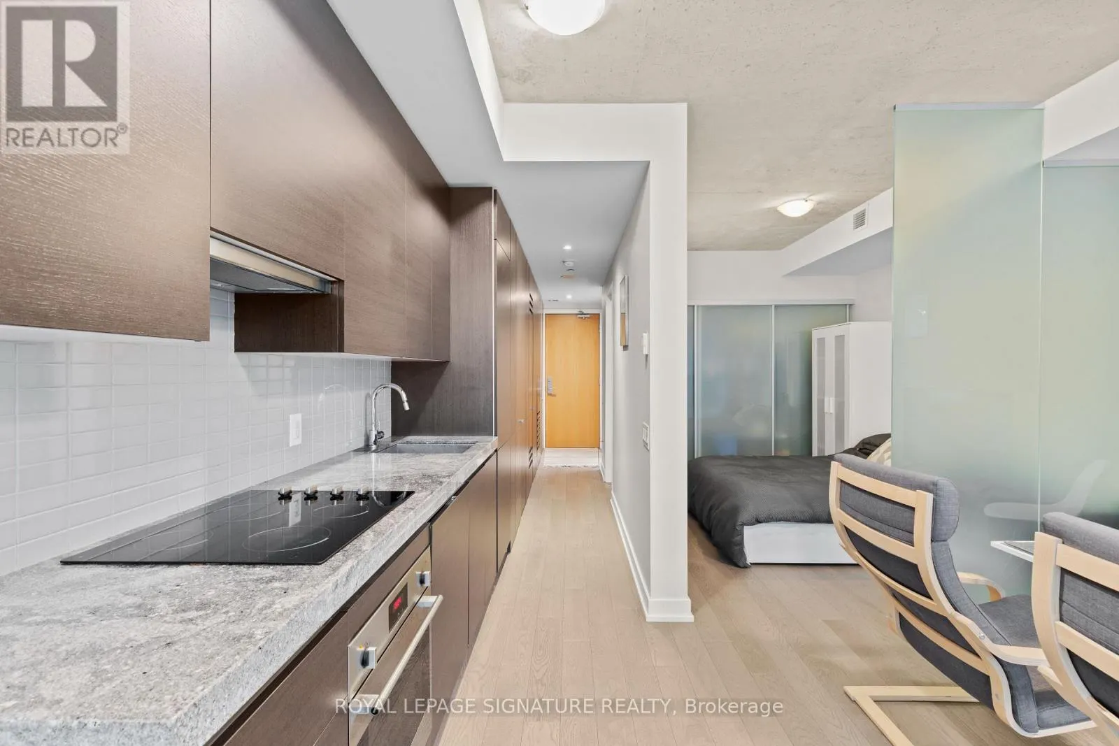 406 - 38 STEWART STREET