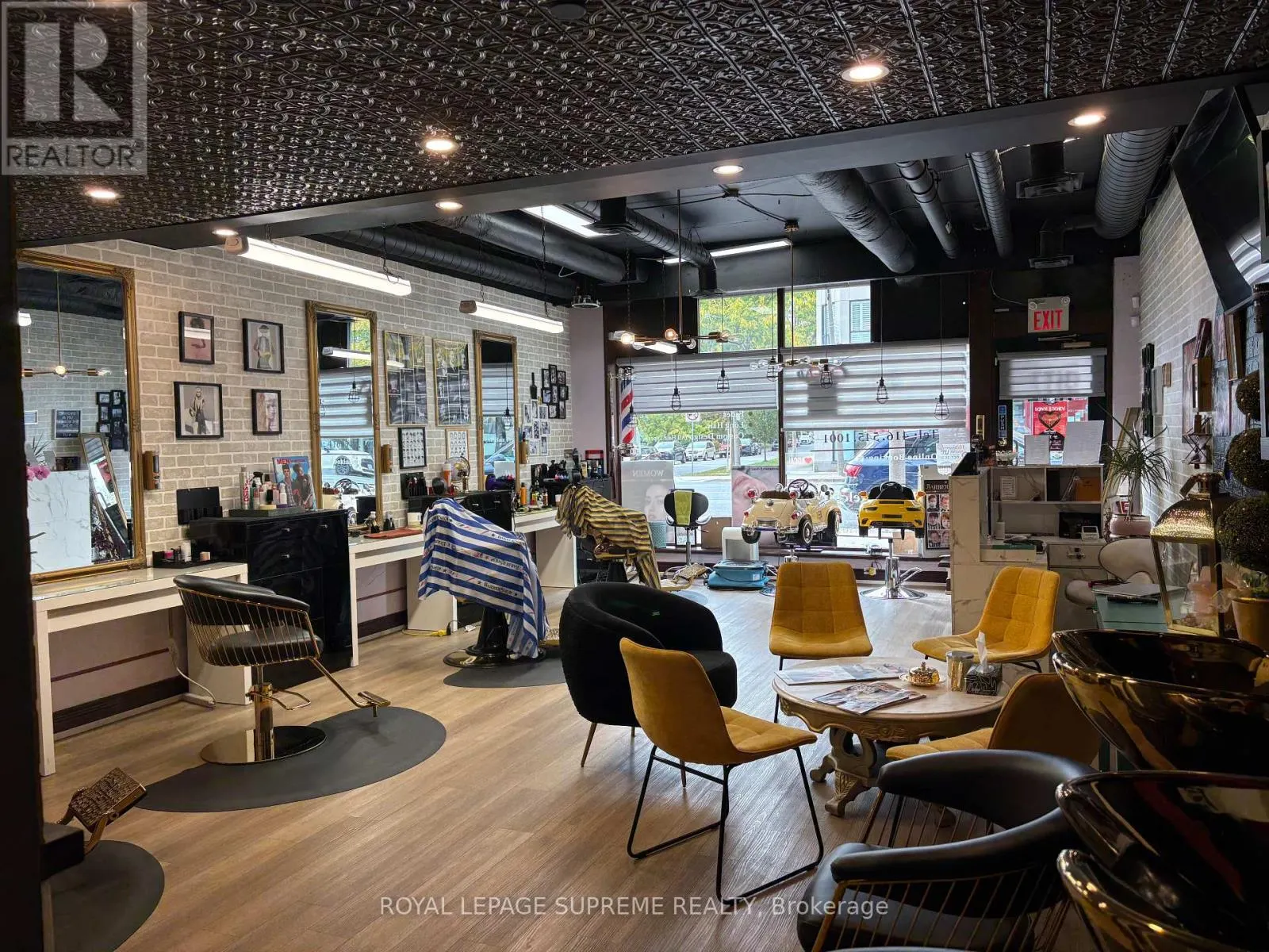 2721 YONGE STREET