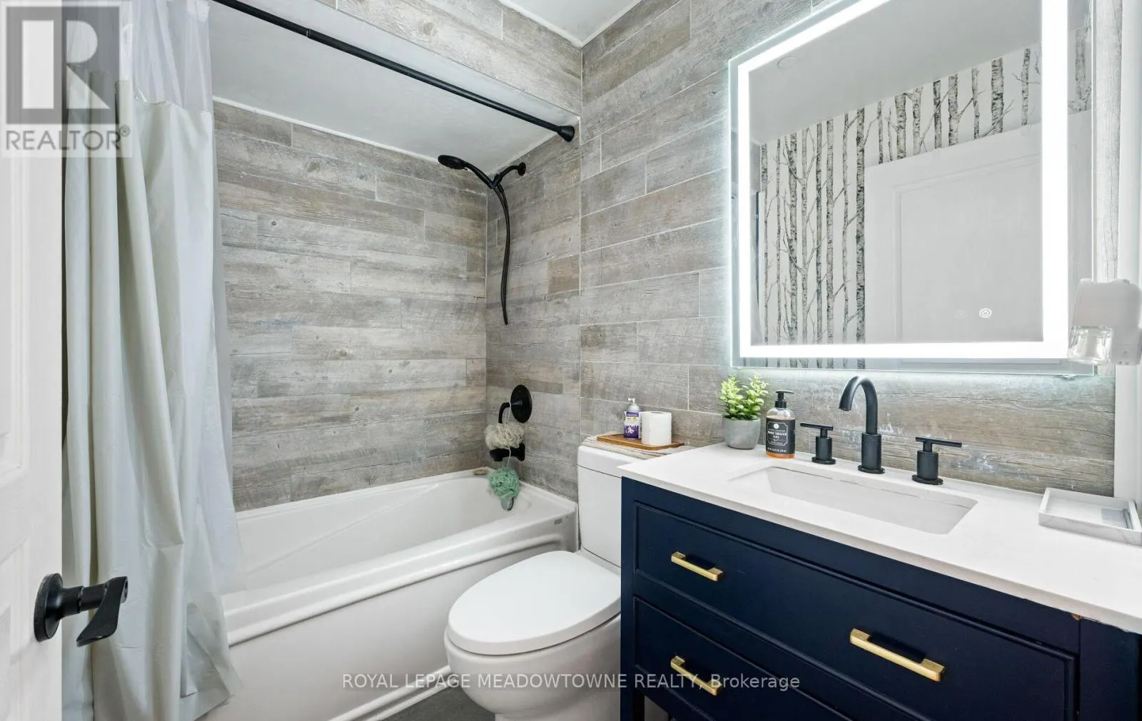 156 - 313 RICHMOND STREET E