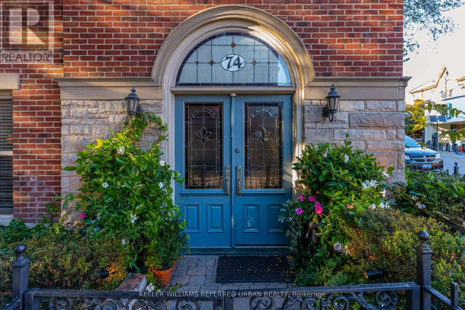 74 ABERDEEN AVENUE