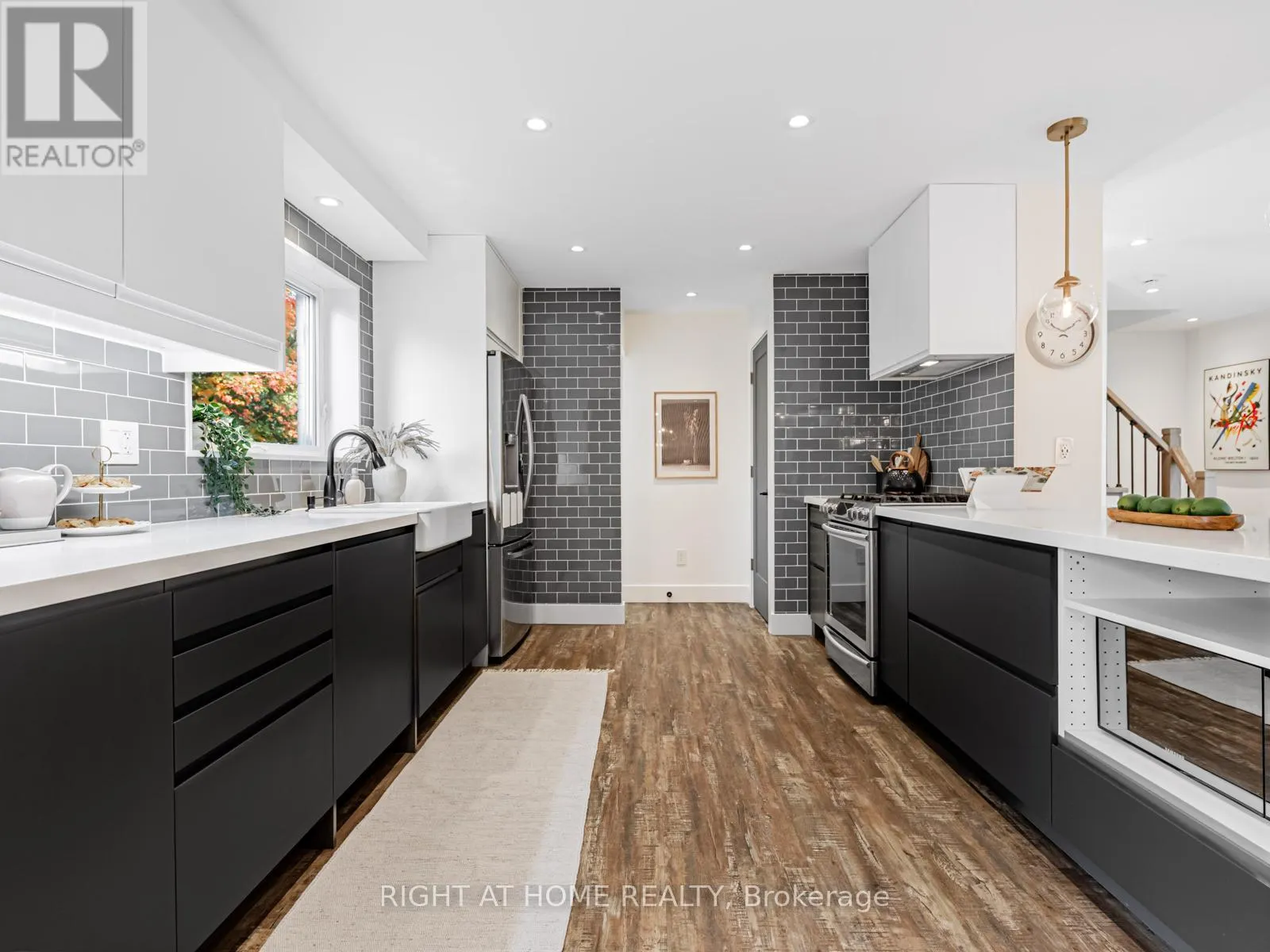 43 KINGLAND CRESCENT