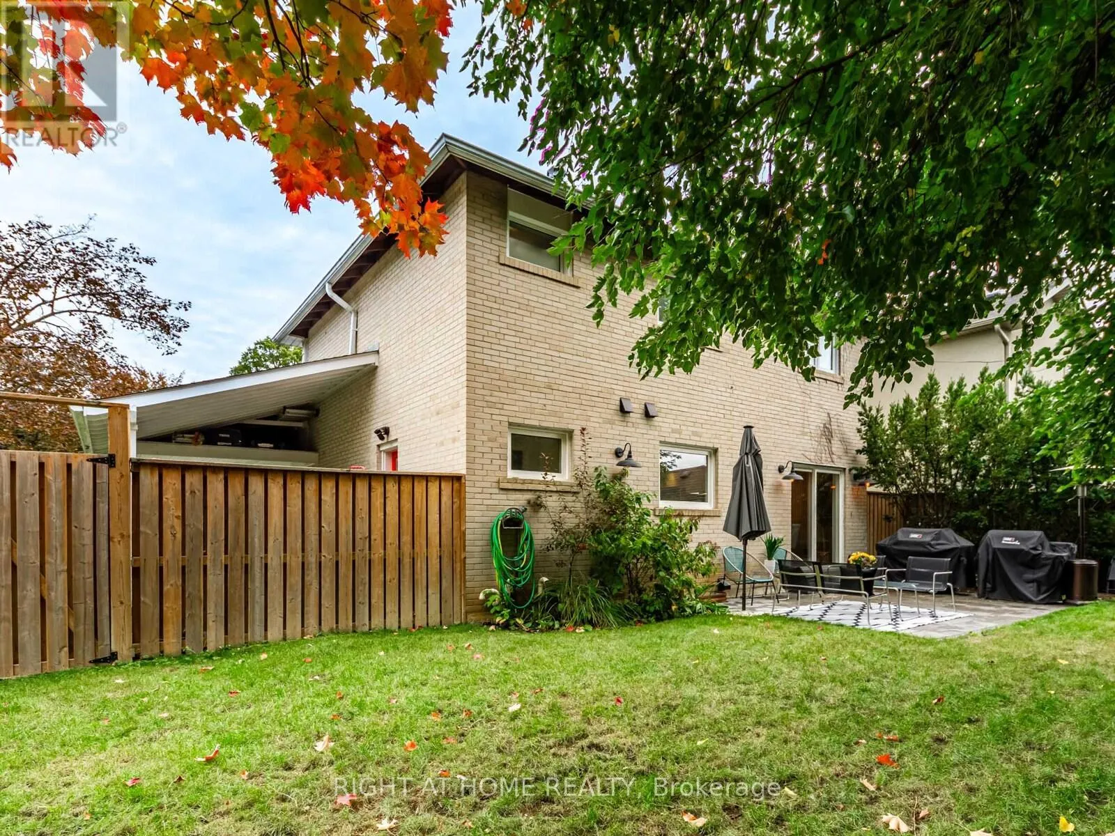 43 KINGLAND CRESCENT