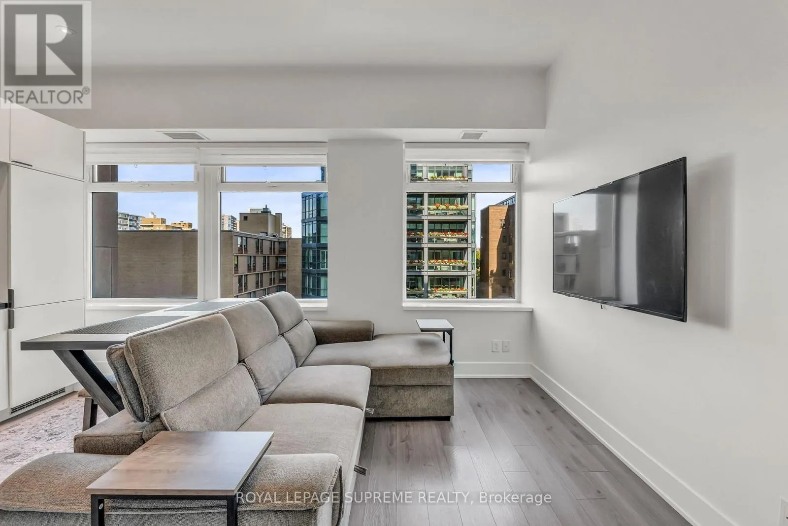 604 - 111 ST CLAIR AVENUE W