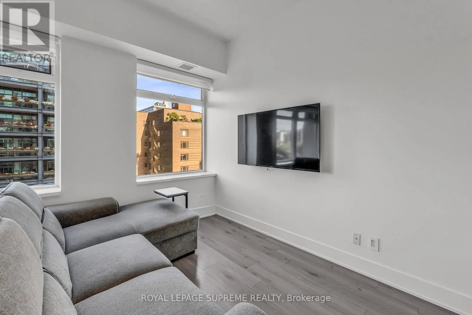 604 - 111 ST CLAIR AVENUE W