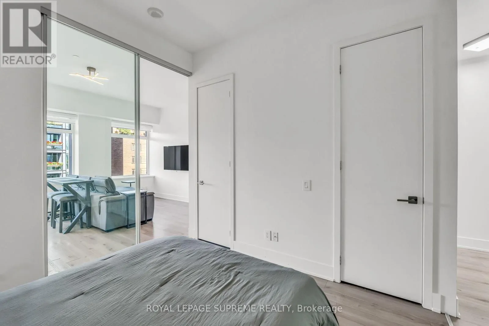 604 - 111 ST CLAIR AVENUE W