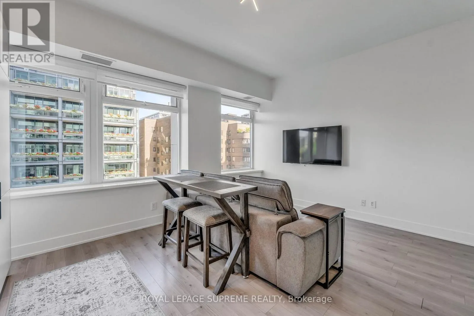 604 - 111 ST CLAIR AVENUE W