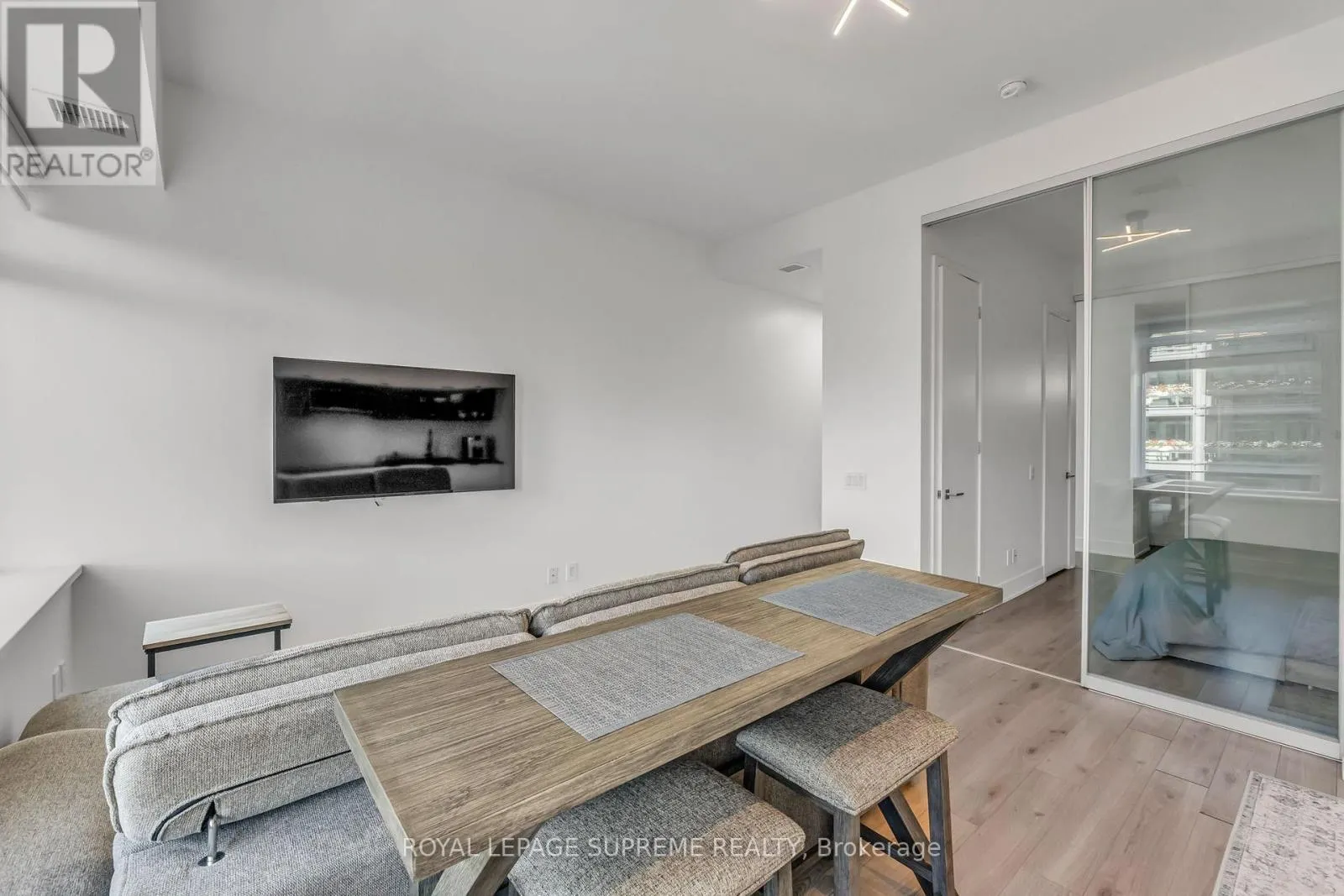 604 - 111 ST CLAIR AVENUE W