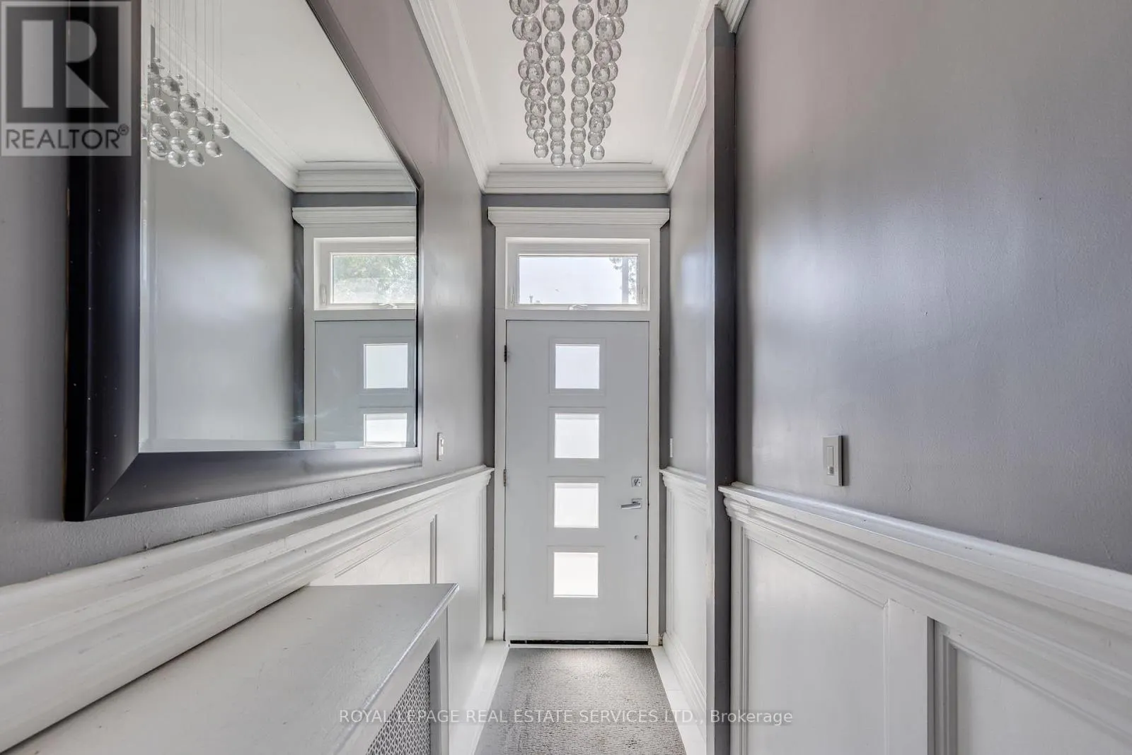 10 FOLLIS AVENUE