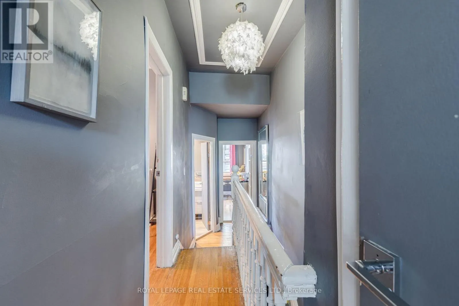 10 FOLLIS AVENUE