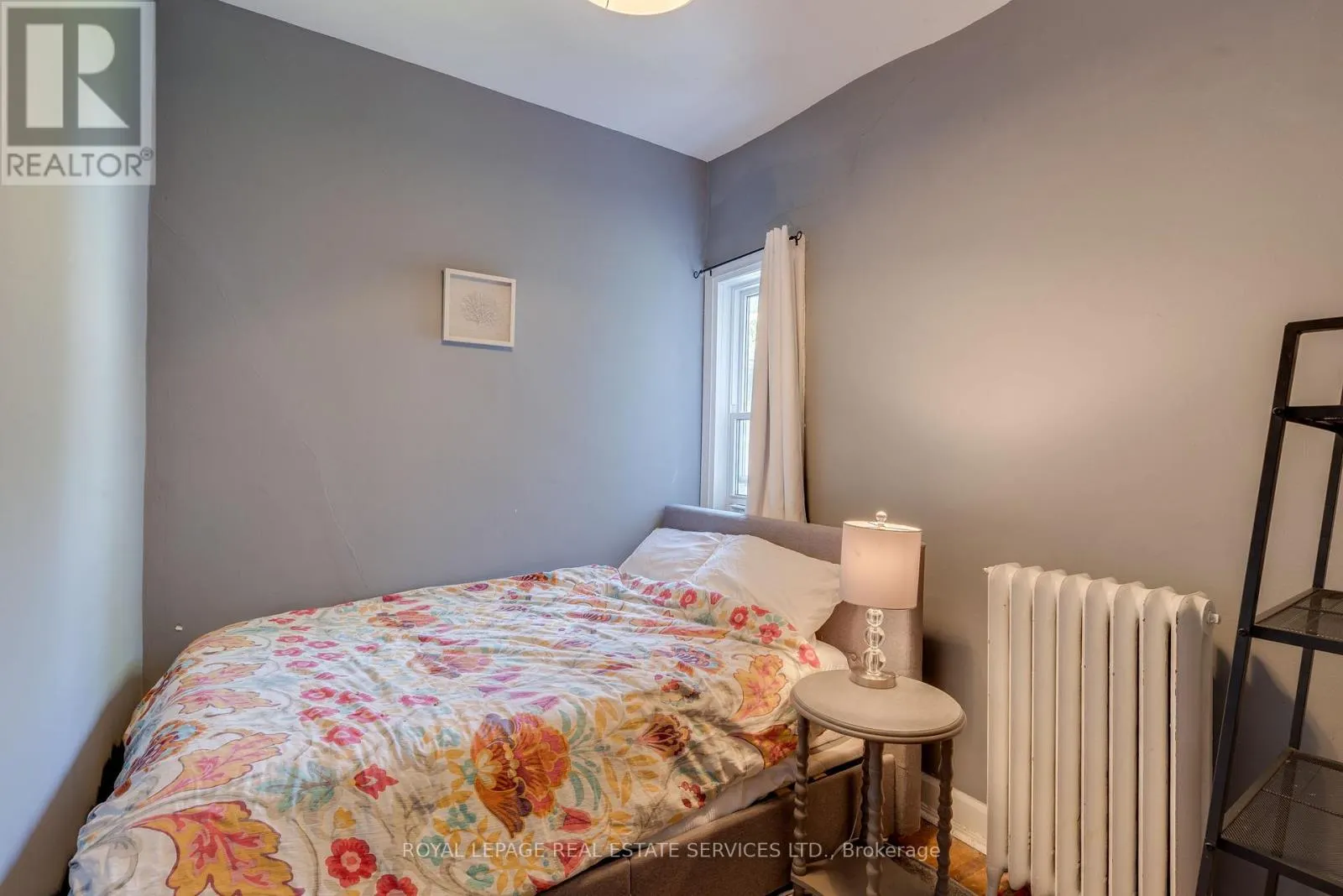 10 FOLLIS AVENUE