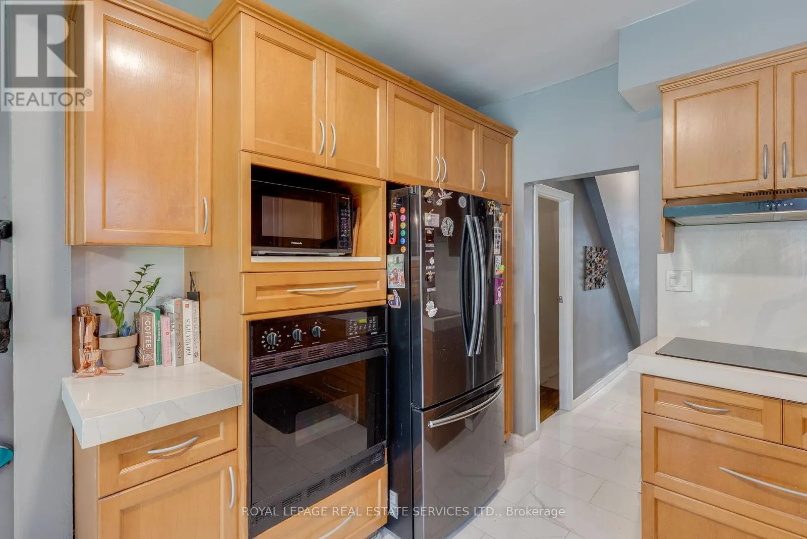 10 FOLLIS AVENUE