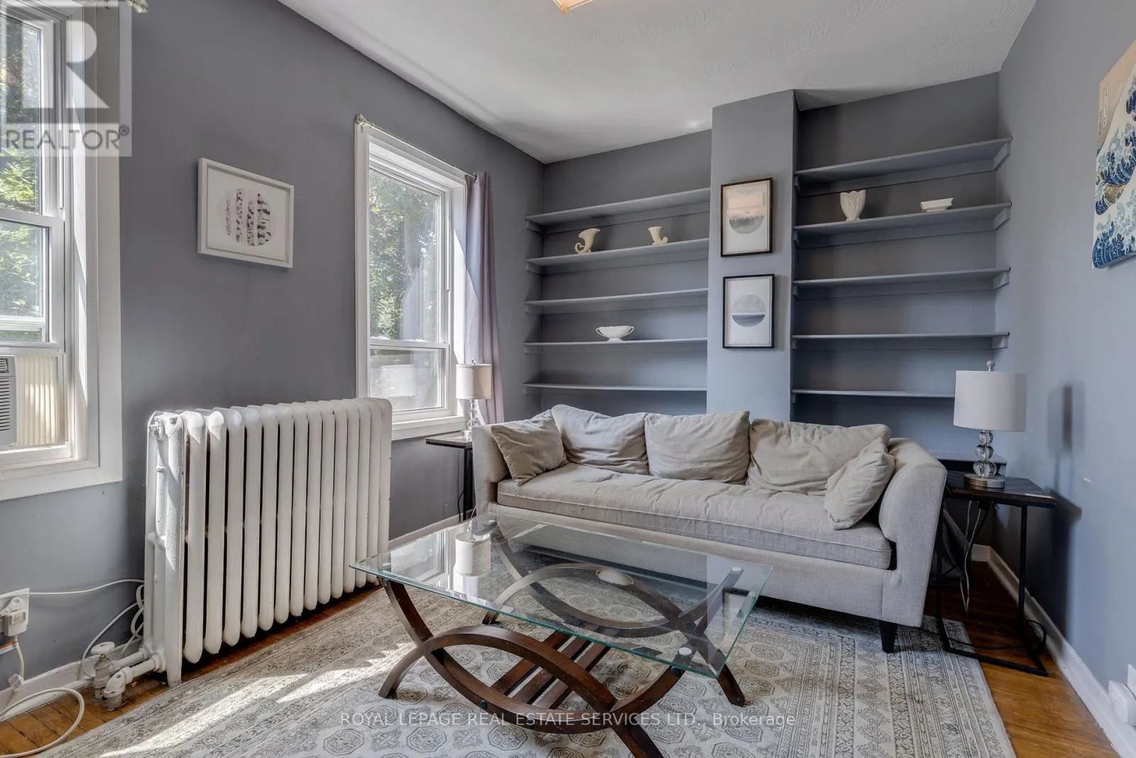 10 FOLLIS AVENUE