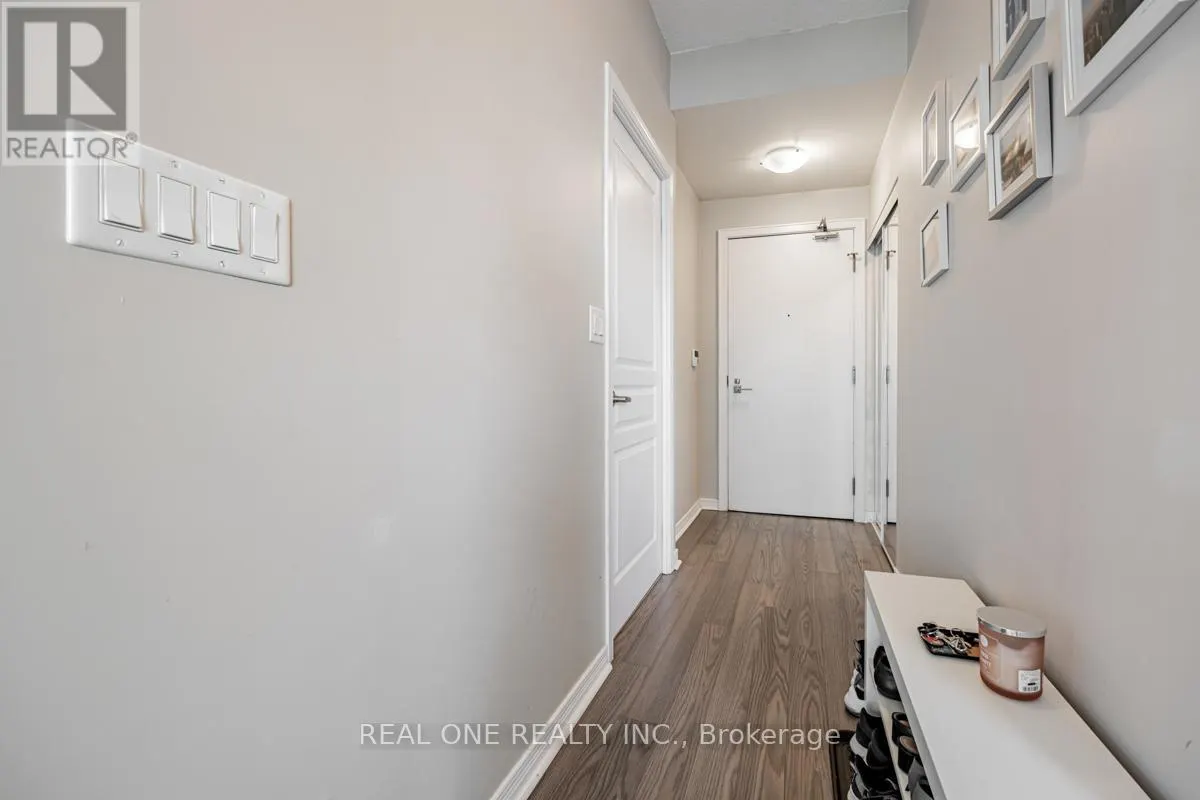1105 - 352 FRONT STREET W