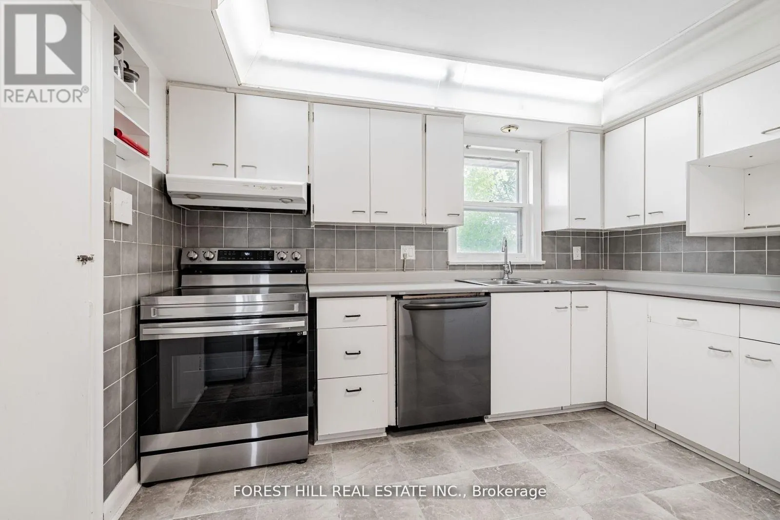 MAIN - 11 GREENBRIAR ROAD
