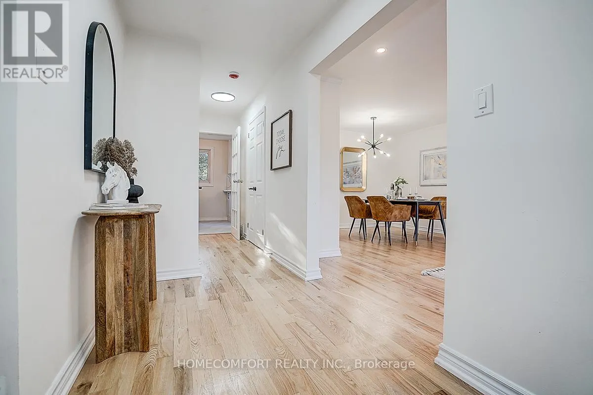 42 GREYHOUND DRIVE