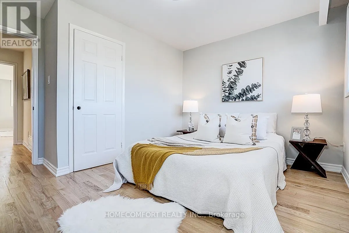 42 GREYHOUND DRIVE