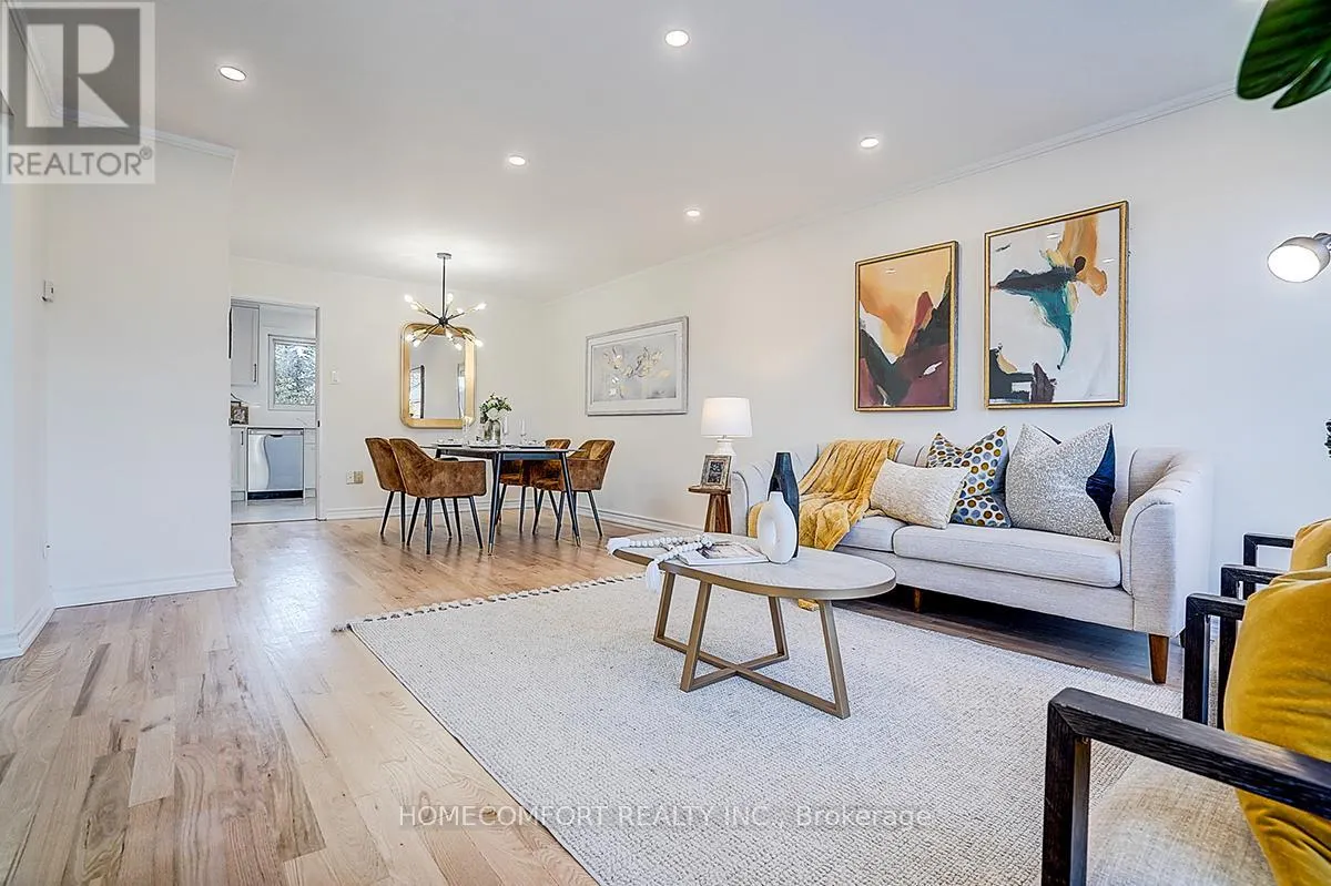 42 GREYHOUND DRIVE
