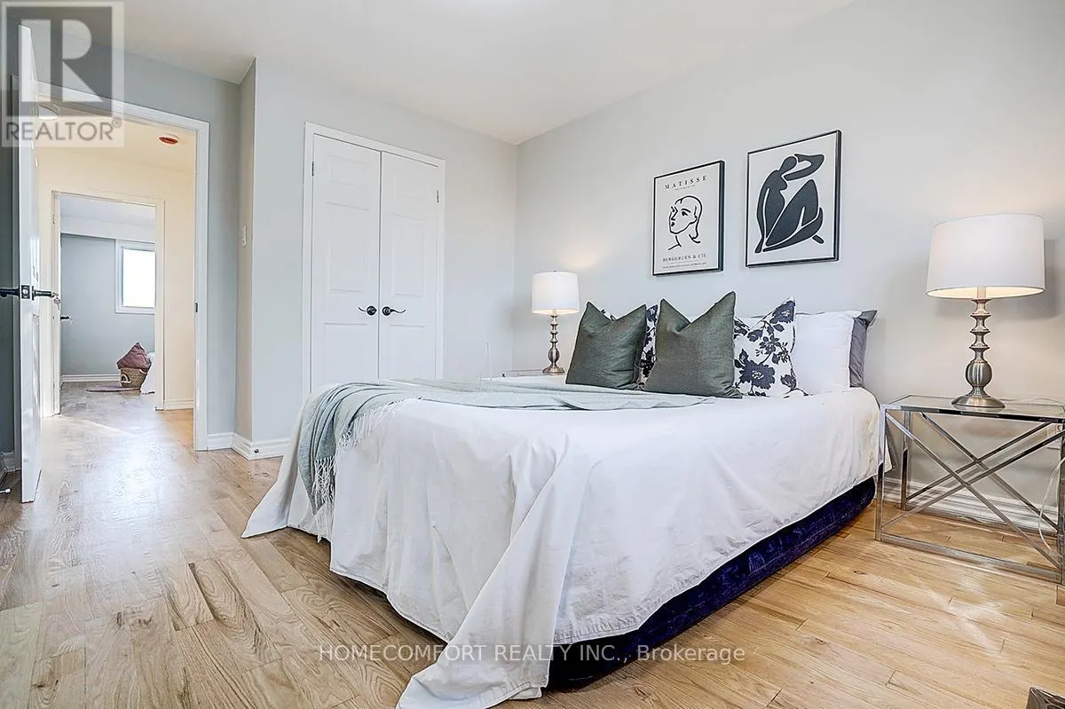 42 GREYHOUND DRIVE