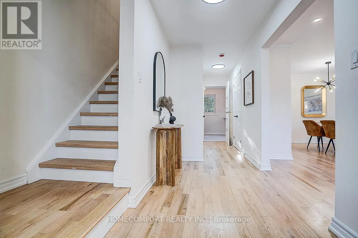 42 GREYHOUND DRIVE