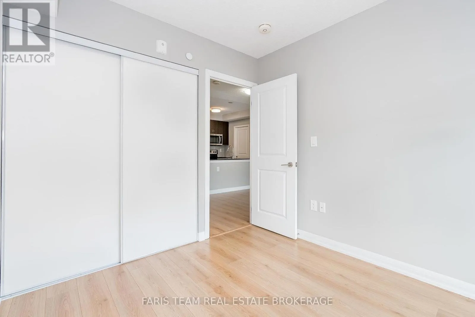 401 - 741 SHEPPARD AVENUE W
