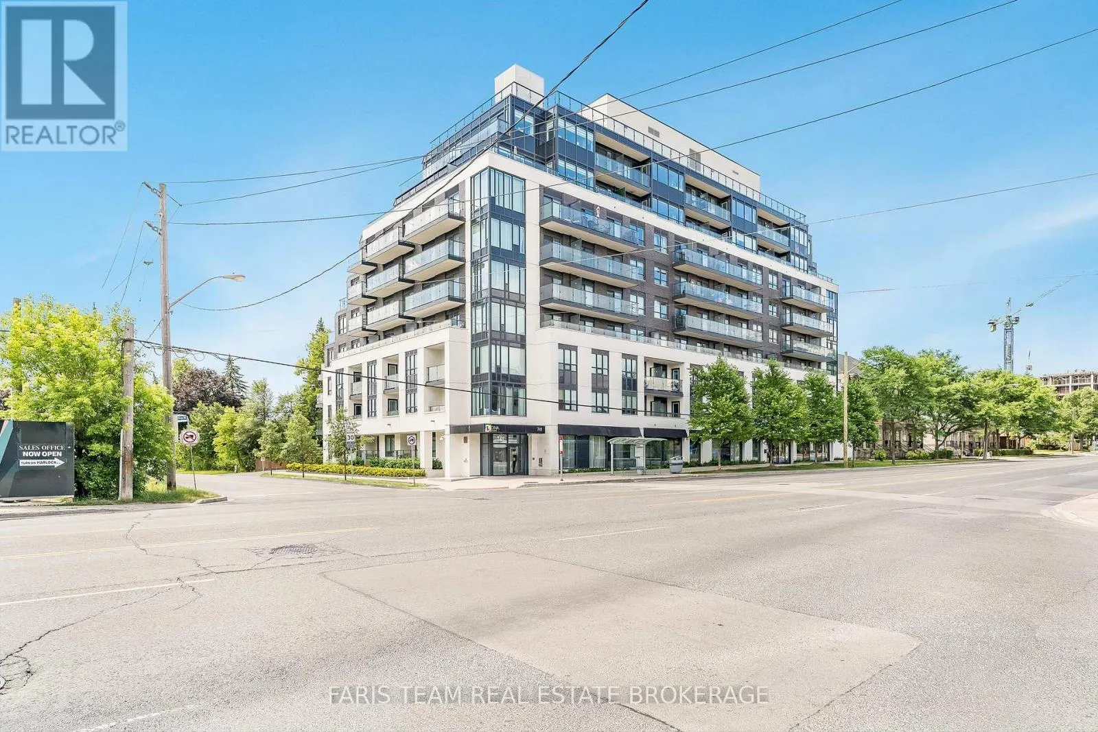 401 - 741 SHEPPARD AVENUE W
