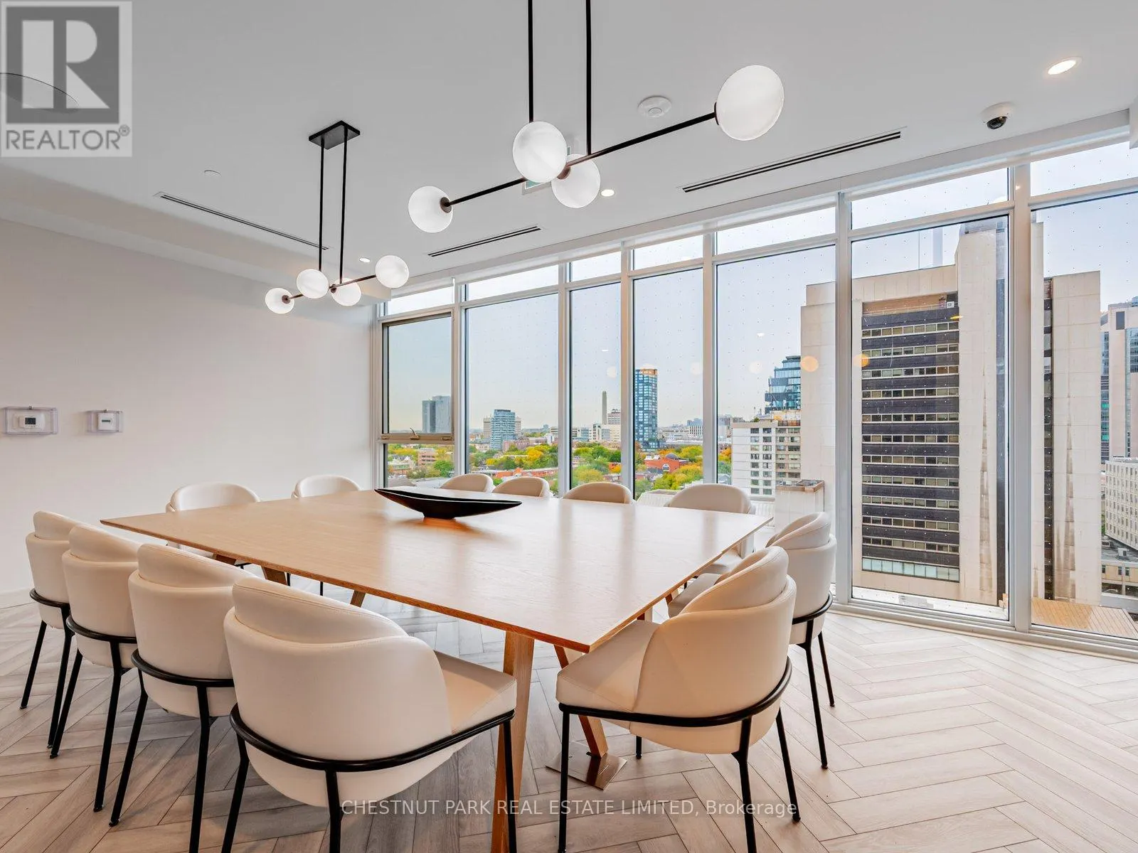 503 - 280 DUNDAS STREET W