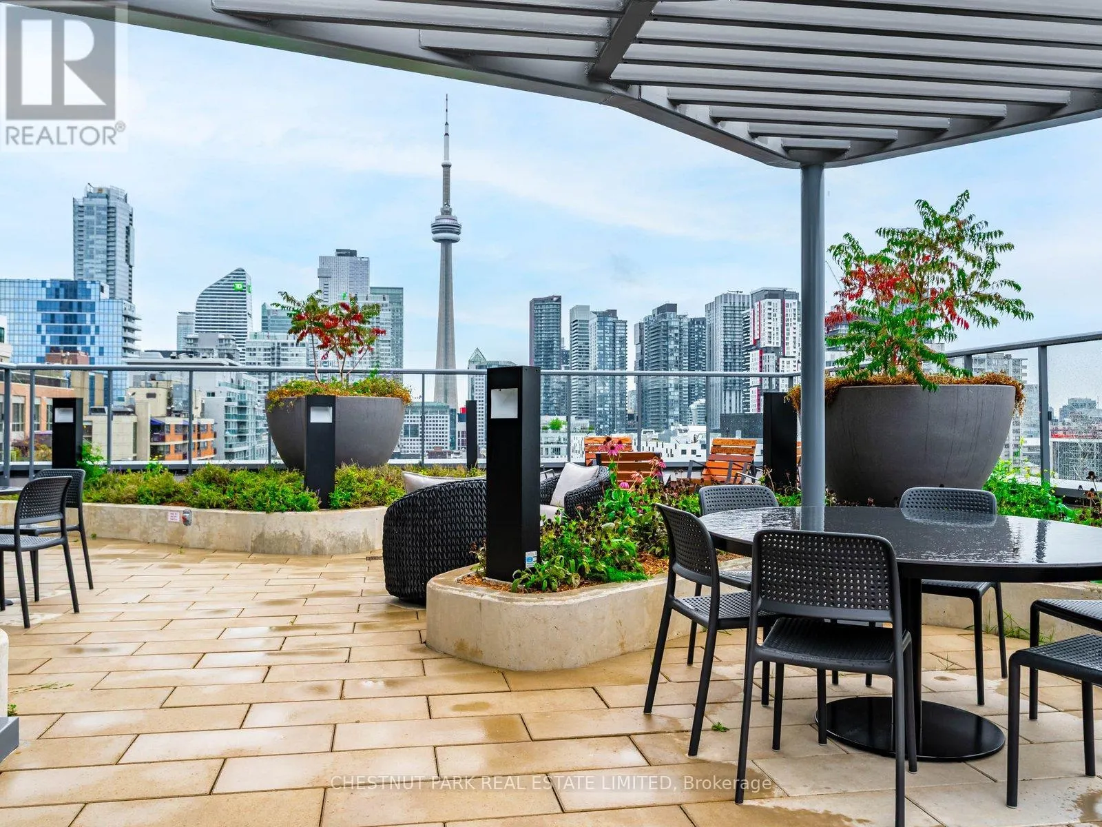 503 - 280 DUNDAS STREET W