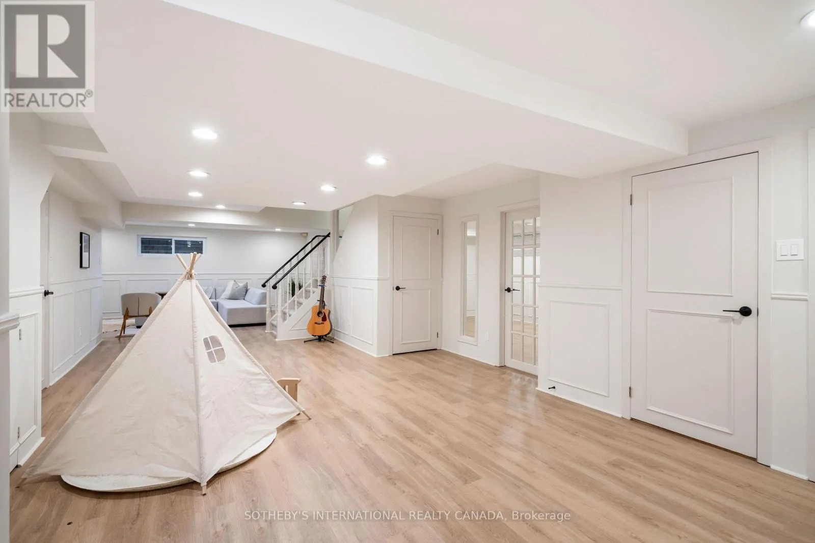 27 BAMBOO GROVE N