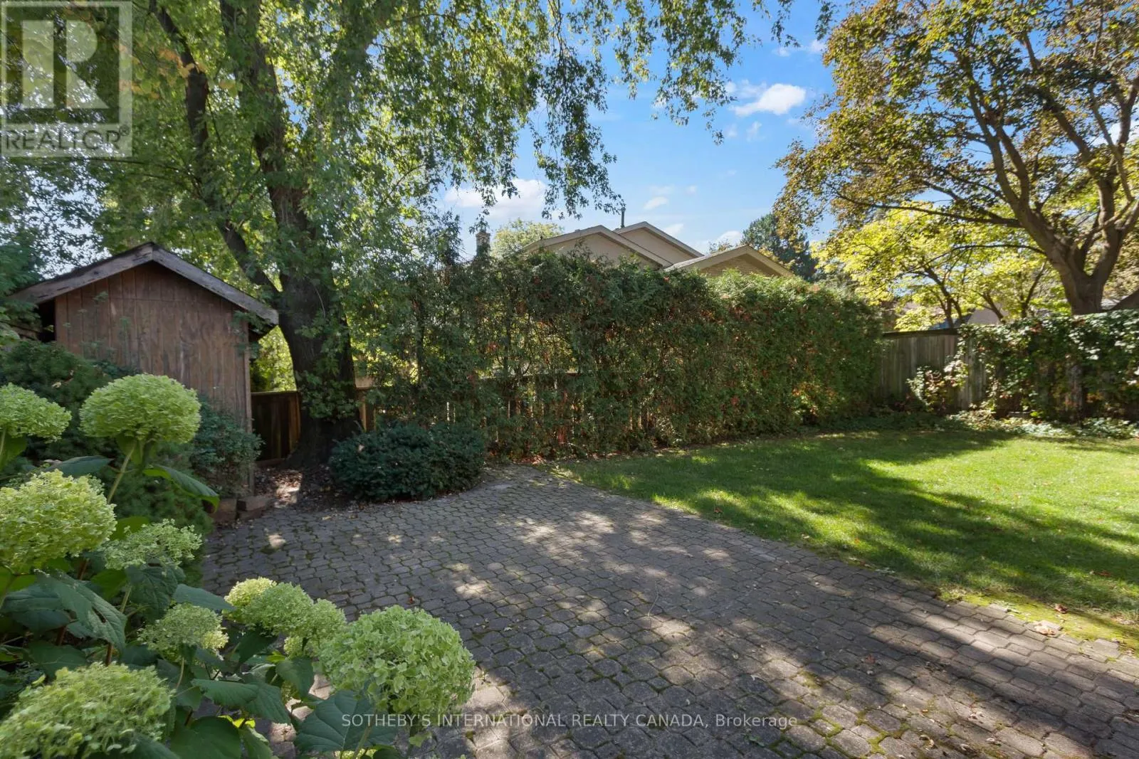 27 BAMBOO GROVE N